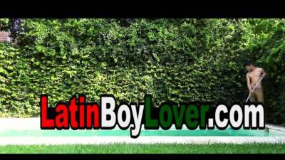 Amateur latin teen fucked BB by the gardener outdoor - nvdvid.com