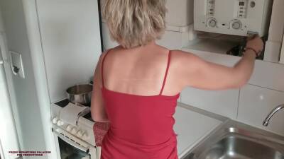 100% Amateur Over 45 Milf Spreads Her Legs For Step Son In Kitchen - hclips.com