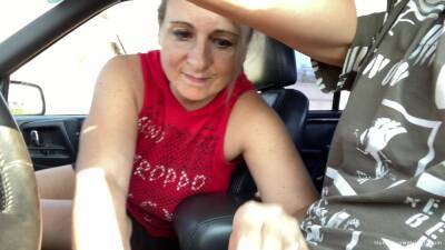 Amateurs Fucking In The Car - Luna Green & Markus Green - hclips.com