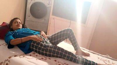 Horny Indian Mature Couple having intimate missionary desi - drtuber.com - India