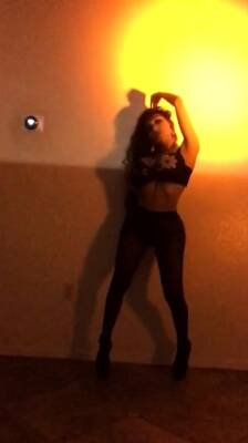 Amateur striptease and Solo masturbation - nvdvid.com