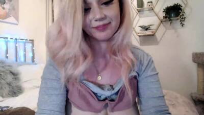 Amateur Blonde Fingering on Camera - drtuber.com