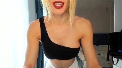 Solo masturbation of a beautiful amateur blonde - drtuber.com