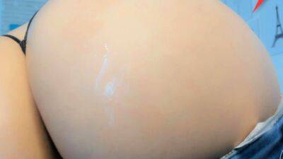 Webcam fun mature brunette with toys cum on cam - drtuber.com
