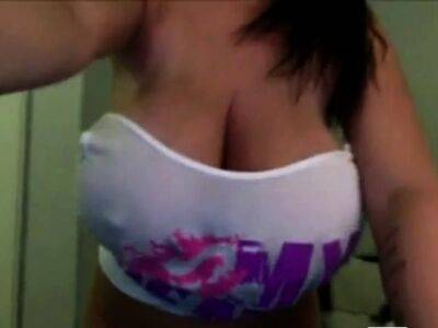 Amazing boobs body of LC on webcam - drtuber.com