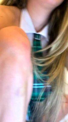 Cummy amateur pussy close up - drtuber.com