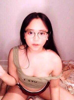 Amateur Asian Solo Fucking On Cam - drtuber.com