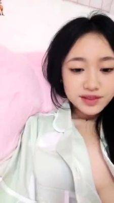 Hot amateur Asian GF toys sucks and fucks - drtuber.com