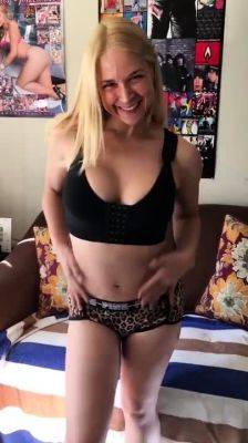 Amateur Blonde Blowjob handjob and cumshot - drtuber.com