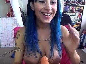 Big boob brunette masturbates on webcam - drtuber.com