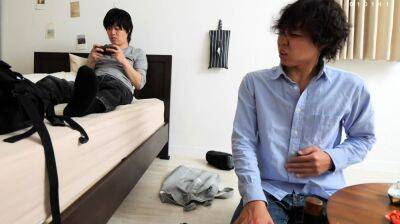 Amateur Asian teen sucks a big cock - drtuber.com