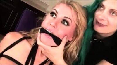 Amateur blonde and brunette lick each other - drtuber.com