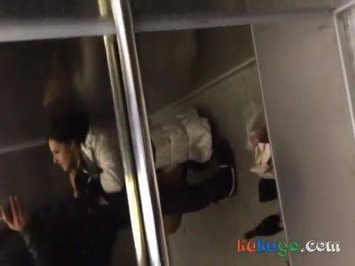 Elevator Amateur Blowjob - hclips.com