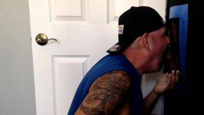 Gloryhole amateur DILF deepthroats cock - drtuber.com