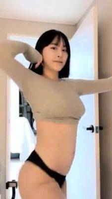 Webcam Asian chick anal masturbation tease - drtuber.com - Japan