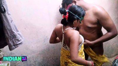 Indian Village Couple Seducing Early Morning Sex - drtuber.com - India