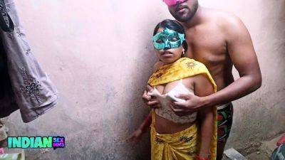 Indian Village Couple Seducing Early Morning Sex - drtuber.com - India