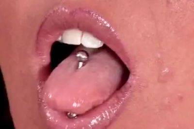 Smoking Hot Lesbian Couple On Sofa Fucking Each Other With Dildos - upornia.com - Usa