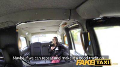 Watch this Italian amateur get her ass drilled deep in a fake taxi ride - sexu.com - Italy
