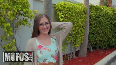Mike - Lindsey Love goes wild with Mike Love in POV - Nerdy small tit amateur gets fucked in HD - sexu.com