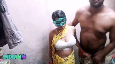 Indian Village Couple Seducing Each Other Early Morning Hardcore Sex - hclips.com - India