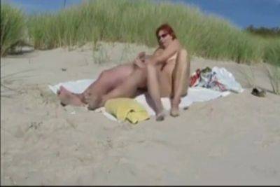 Beach Couple - hclips.com