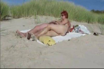 Beach Couple - hclips.com