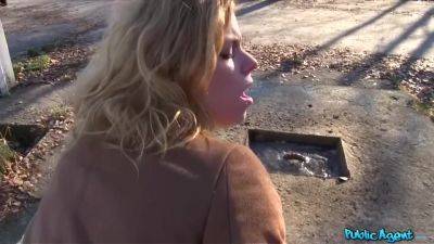 Teenage Amateur Bitch Fucks Outdoors And In The Car - hclips.com