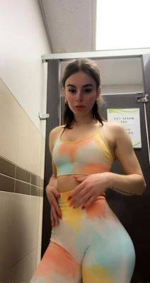 Three amateur teens in stockings give hot blowjob - drtuber.com