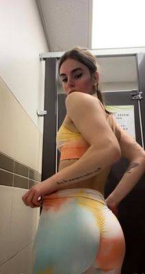 Three amateur teens in stockings give hot blowjob - drtuber.com