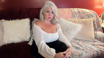 Hot Brunette mature Webcam Masturbation - drtuber.com