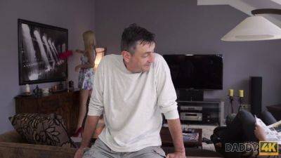 Nikki Stavpa, the blonde amateur, gives her daddy the best sex she's ever had - sexu.com