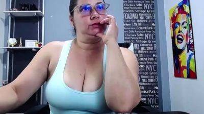 Amateur Big Boobs jerks Big Dick - drtuber.com