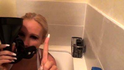 home made amateur blonde Masturbating - drtuber.com