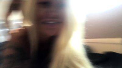 StripCamFun Petite Blond Amateur Webcam Girl - drtuber.com