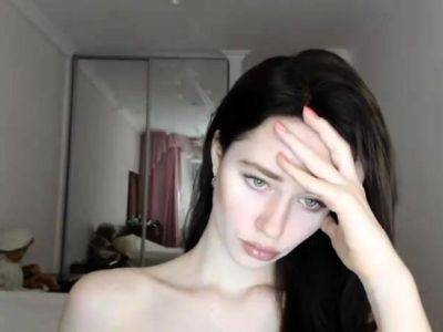 Brunette Solo Webcam Masturbation - drtuber.com