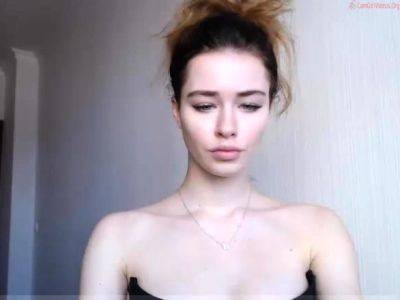 Amateur Webcam Teen Masturbates And Teases - drtuber.com