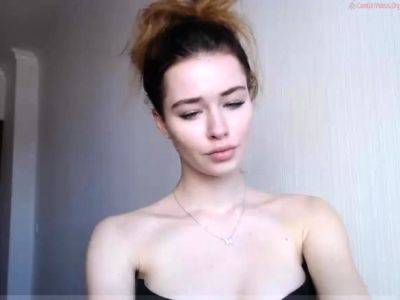 Amateur Webcam Teen Masturbates And Teases - drtuber.com