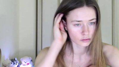 Brunette Solo Webcam Masturbation - drtuber.com