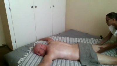 Ebony Masseuse Asked For Happy End Real Hidden Massage - hotmovs.com