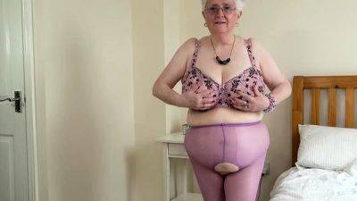 Amateur mature CD solo - drtuber.com