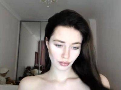 Pale amateur teen brunette Lynn Love - drtuber.com