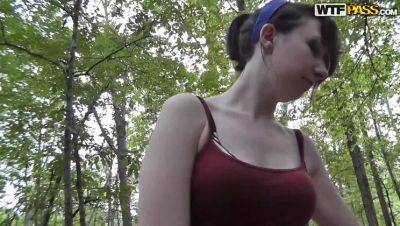 Amateur porn video in the park: Carl & Brunette Cheyenne with piercing - porntry.com