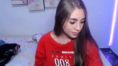 Brautiful Brunette Big Boobs on Webcam - drtuber.com