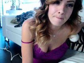 Hot brunette from squirt masturbating on webcam - drtuber.com