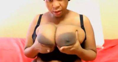 Ebony webcam girl with huge tits - drtuber.com