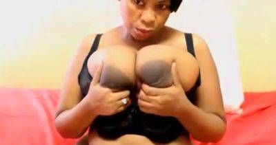 Ebony webcam girl with huge tits - drtuber.com