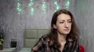 Amateur Afghan babe masturbates solo on webcam - drtuber.com