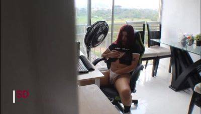 Stepsister's PC Playtime: Amateur & Taboo Teen Voyeur - xxxfiles.com - Colombia - Venezuela