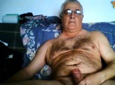 Amateur Hot Hairy Daddy - drtuber.com